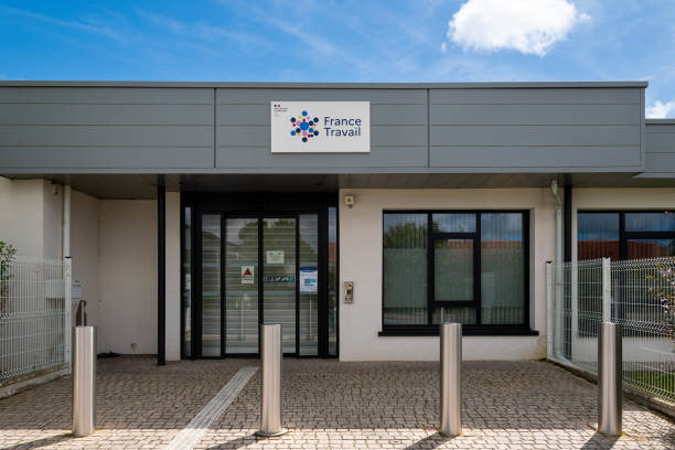 exterior view of a france travail agency 1 6